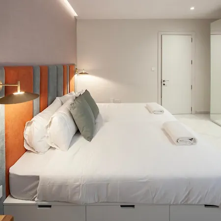 Apartment Luxury Seafront Hot Tub Sauna & Concierge Sliema