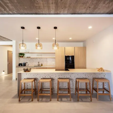 Apartment Luxury Seafront Hot Tub Sauna & Concierge