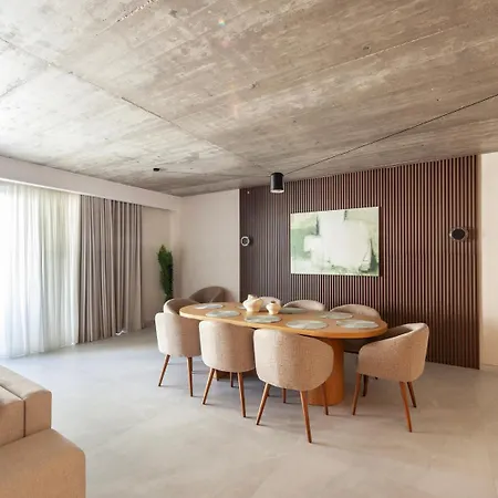 Luxury Seafront Hot Tub Sauna & Concierge