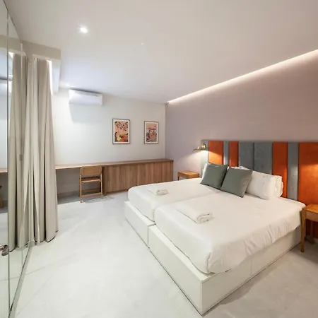 Luxury Seafront Hot Tub Sauna & Concierge Apartment